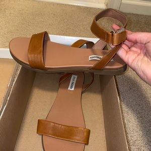 Steve madden sandals.